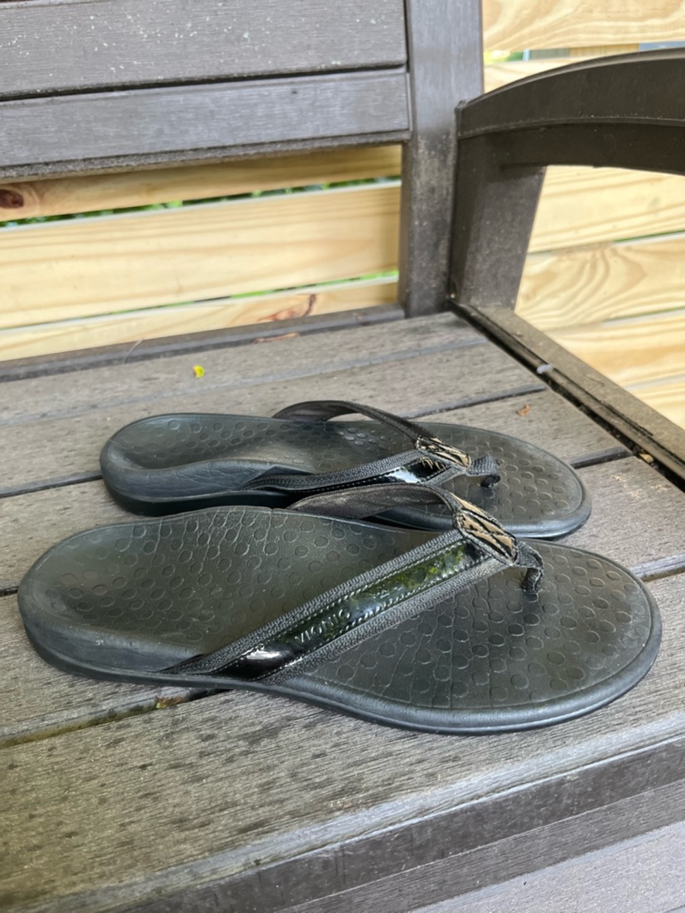 Vionic Tide II Toe Post Sandal Flip Flop Black Patent - Women's 10